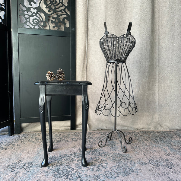 Resin Table Vintage Wine Table with The Modern Twist