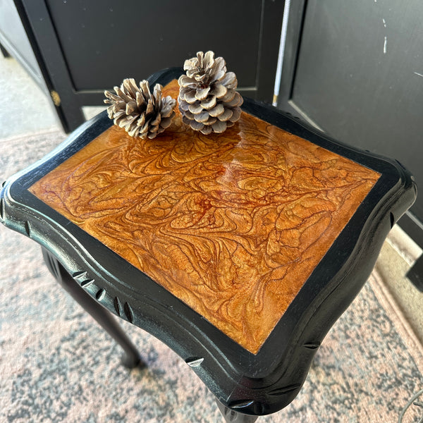 Resin Table Vintage Wine Table with The Modern Twist