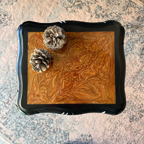 Resin Table Vintage Wine Table with The Modern Twist