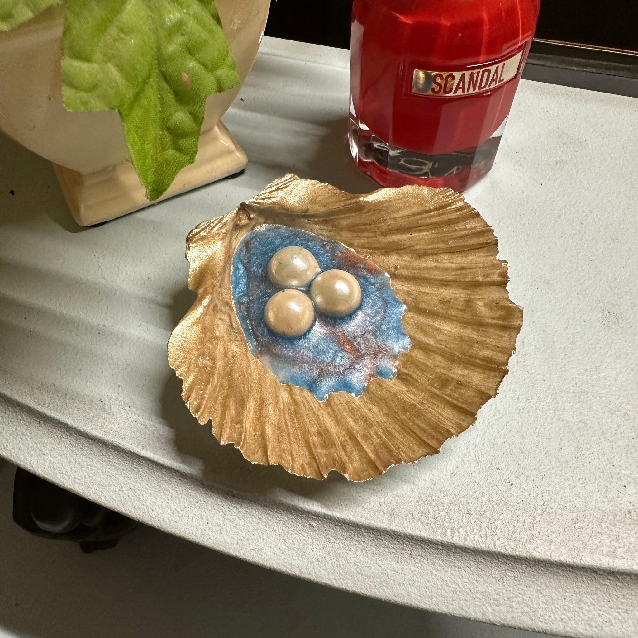 Decorative Oyster Shell with Pearls & Resin