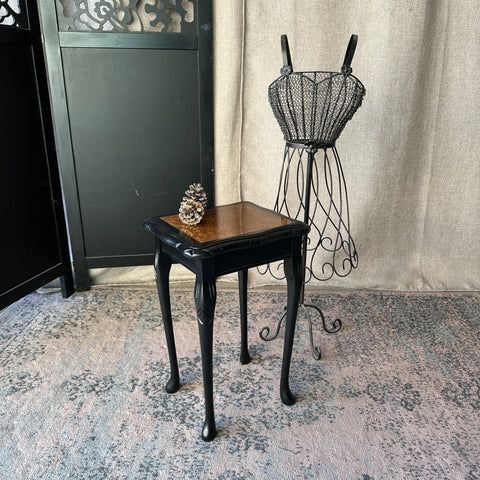 Resin Table Vintage Wine Table with The Modern Twist