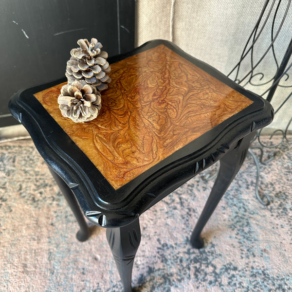 Resin Table Vintage Wine Table with The Modern Twist